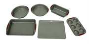 ONEIDA 6 PIECE CARBON STEEL BAKEWARE SET WITH SILICONE HANDLES